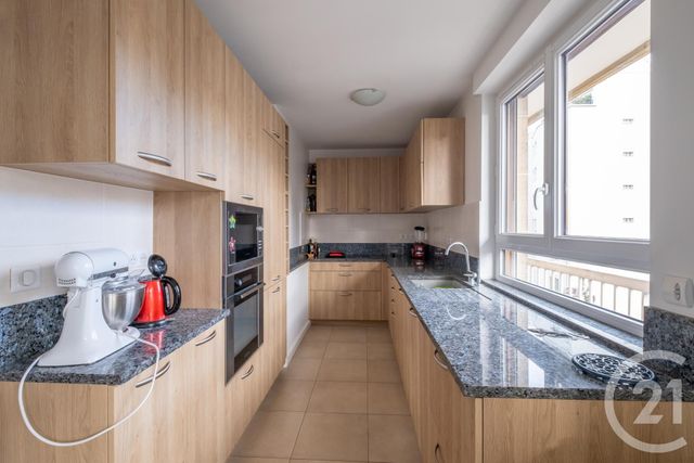 Appartement F6 à vendre - 6 pièces - 132.6 m2 - PARIS - 75013 - ILE-DE-FRANCE - Century 21 Lutèce Immobilier Appartement F6 à vendre - 6 pièces - 132.6 m2 - PARIS - 75013 - ILE-DE-FRANCE - Century 21 Lutèce Immobilier