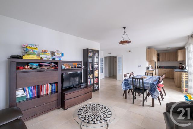 Appartement F6 à vendre - 6 pièces - 132.6 m2 - PARIS - 75013 - ILE-DE-FRANCE - Century 21 Lutèce Immobilier Appartement F6 à vendre - 6 pièces - 132.6 m2 - PARIS - 75013 - ILE-DE-FRANCE - Century 21 Lutèce Immobilier