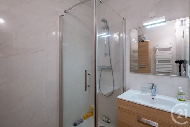 Appartement F6 à vendre - 6 pièces - 132.6 m2 - PARIS - 75013 - ILE-DE-FRANCE - Century 21 Lutèce Immobilier Appartement F6 à vendre - 6 pièces - 132.6 m2 - PARIS - 75013 - ILE-DE-FRANCE - Century 21 Lutèce Immobilier