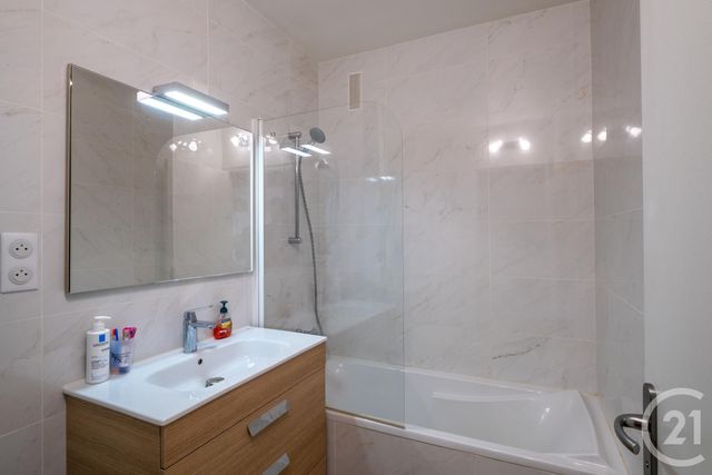 Appartement F6 à vendre - 6 pièces - 132.6 m2 - PARIS - 75013 - ILE-DE-FRANCE - Century 21 Lutèce Immobilier Appartement F6 à vendre - 6 pièces - 132.6 m2 - PARIS - 75013 - ILE-DE-FRANCE - Century 21 Lutèce Immobilier