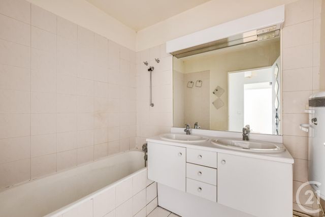 Appartement F2 à vendre - 2 pièces - 51.31 m2 - PARIS - 75013 - ILE-DE-FRANCE - Century 21 Lutèce Immobilier